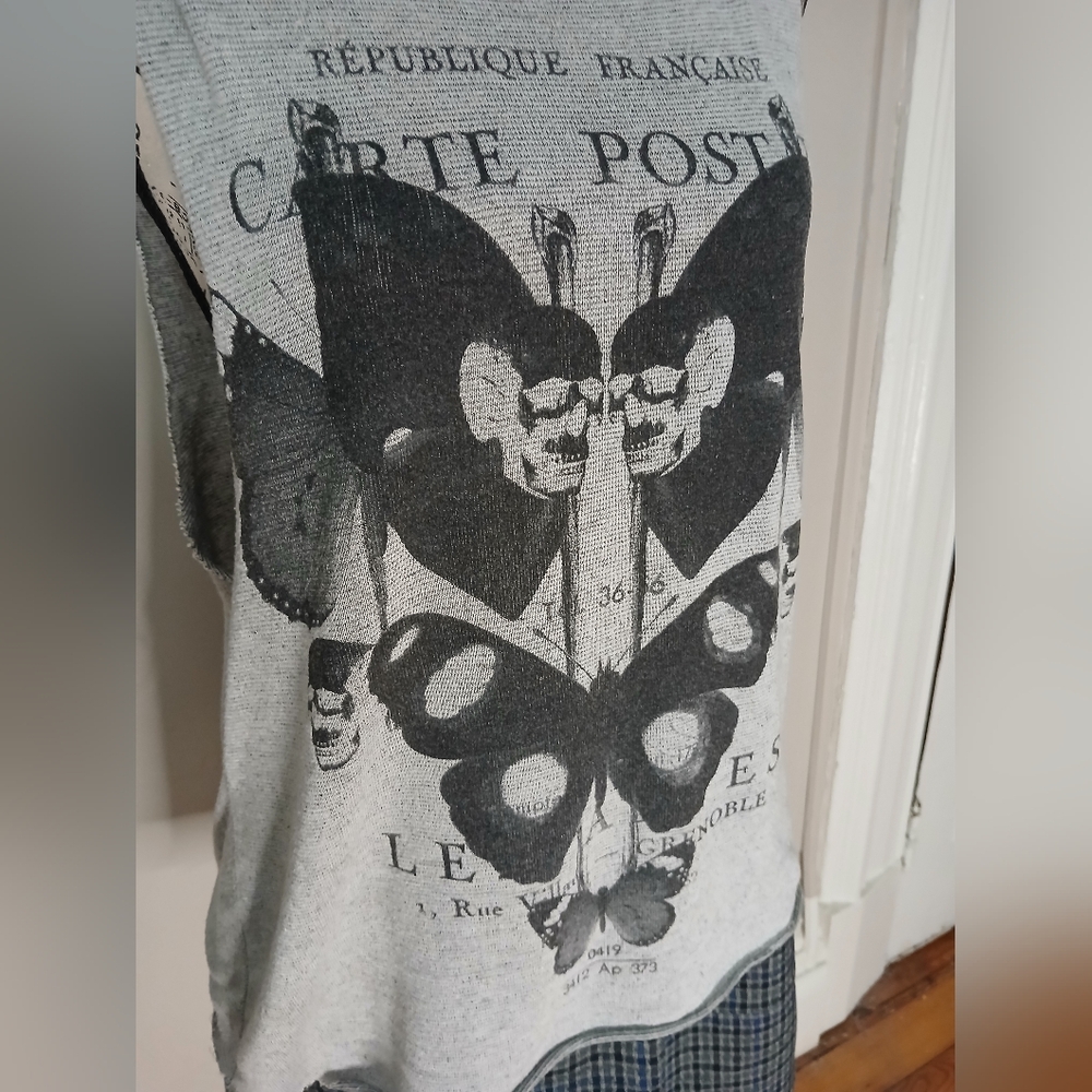 Urban Outfitters tank - Picture 2 of 5